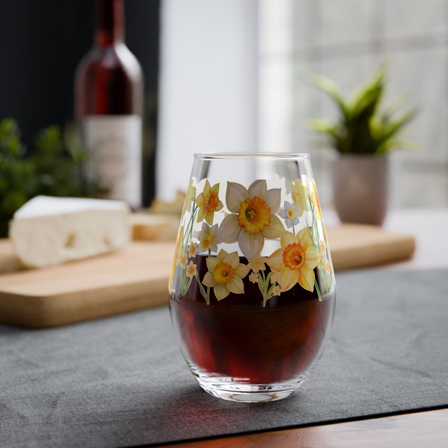 March Birth Month Flower - Daffodil Bouquet Stemless Wine Glass — 11.75oz