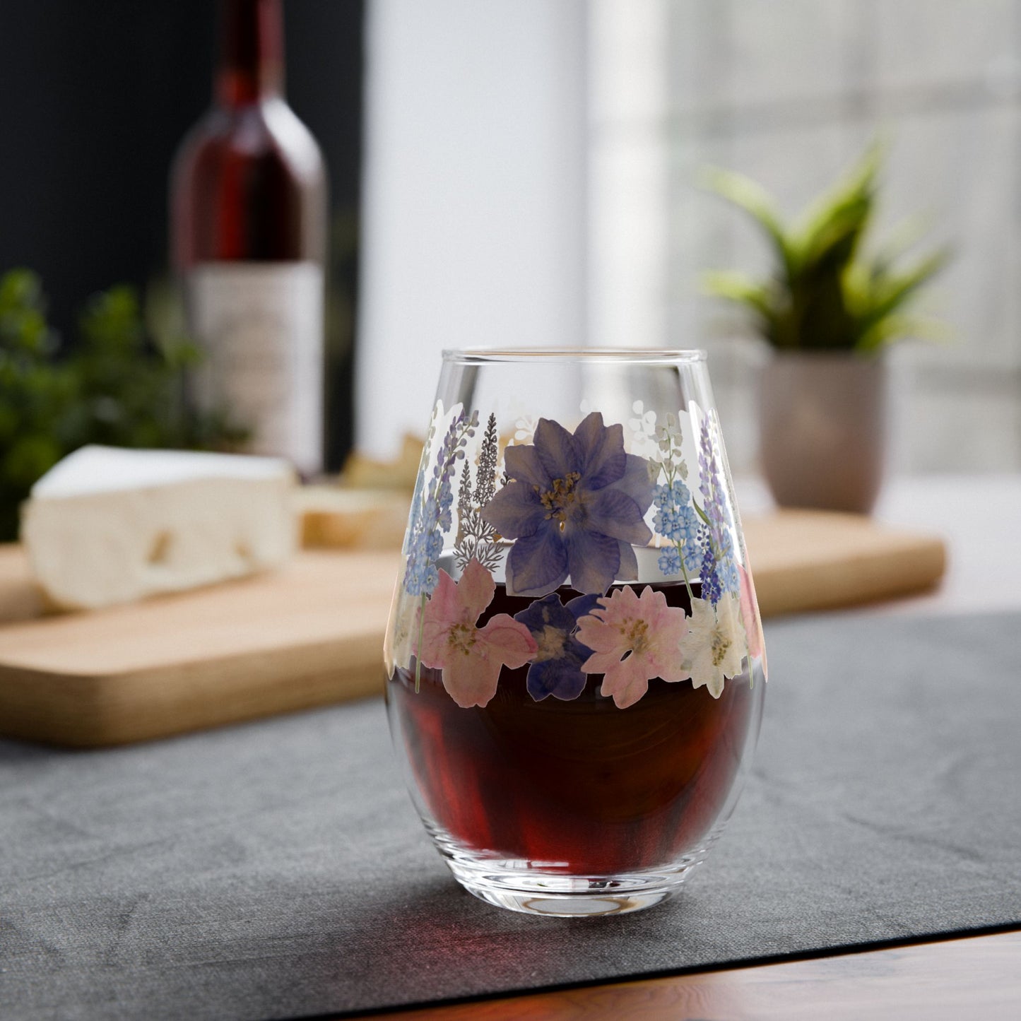 July Birth Month Flower - Larkspur Bouquet Stemless Wine Glass — 11.75oz