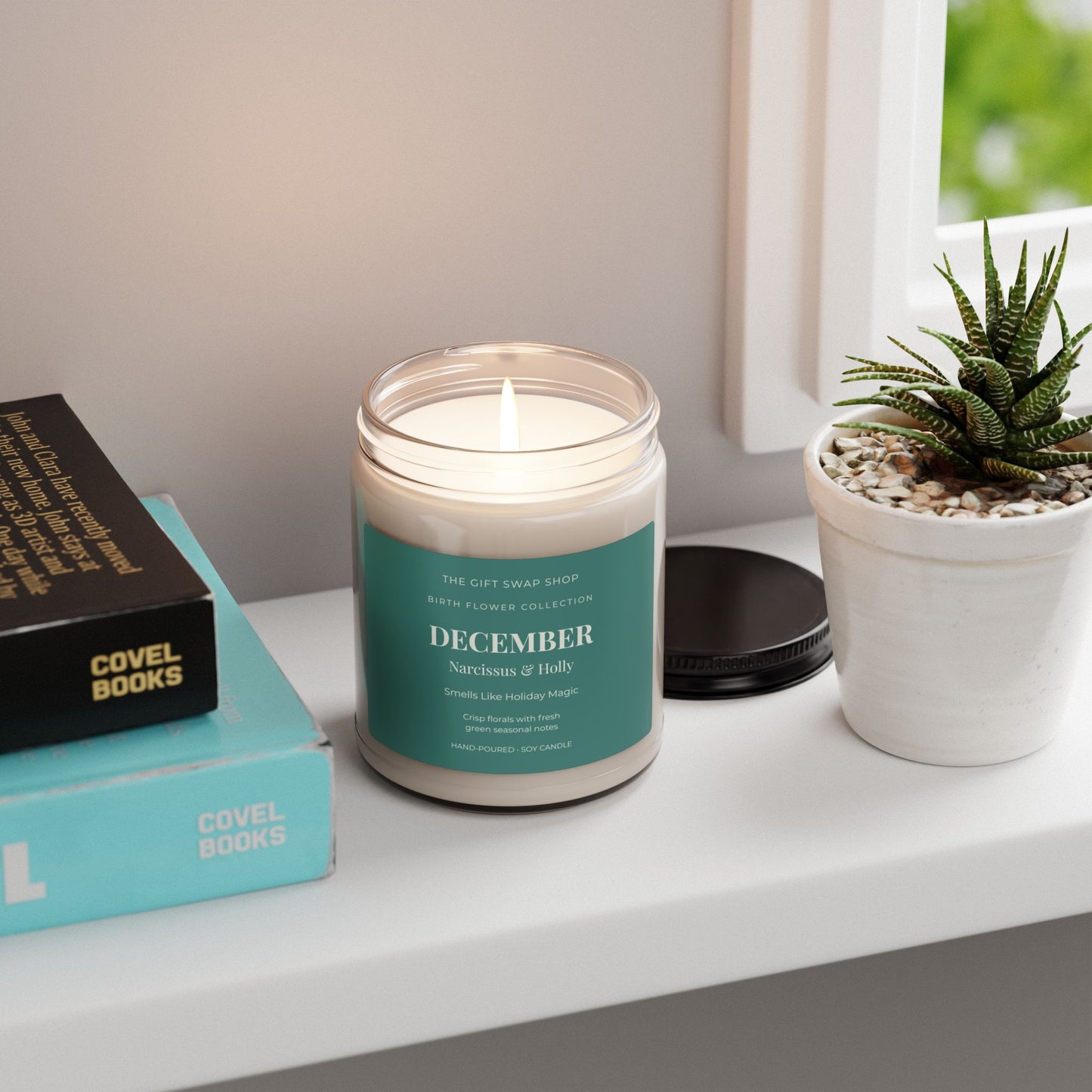 December Narcissus & Holly Scented Soy Candle — 9oz Holiday Candle